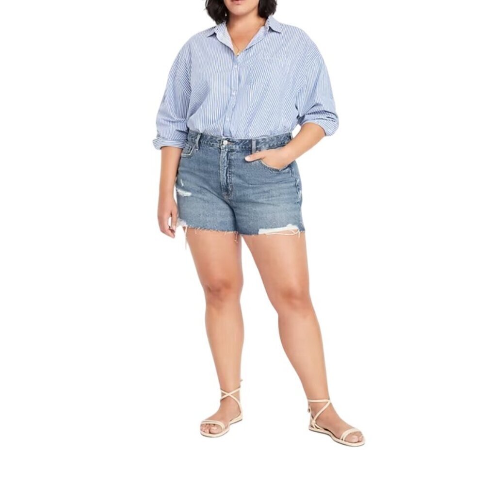 NWT Women's OLD NAVY Cut Off Jean Shorts size 22 MEDIUM BLUE Denim Distressed - Picture 2 of 4